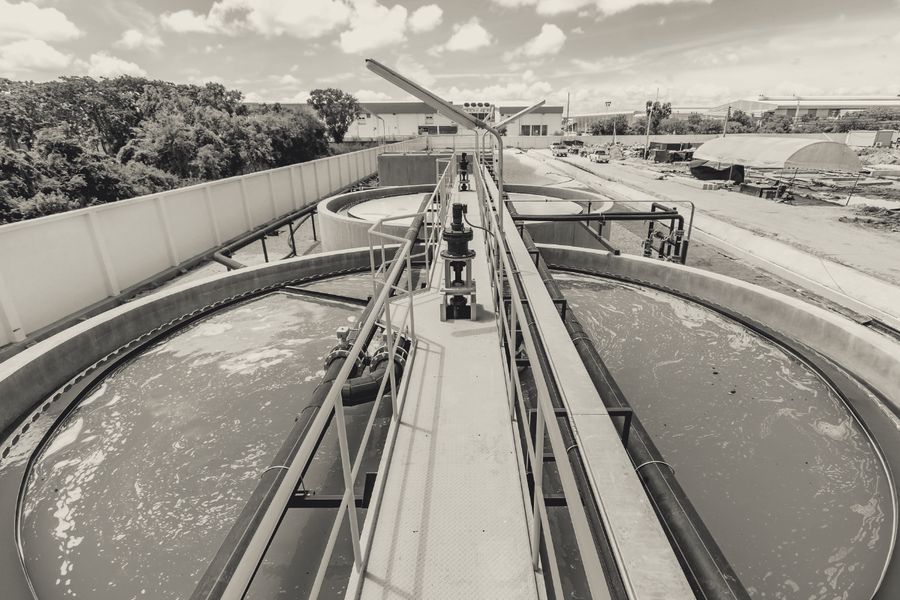 Estação de tratamento com tanques circulares
